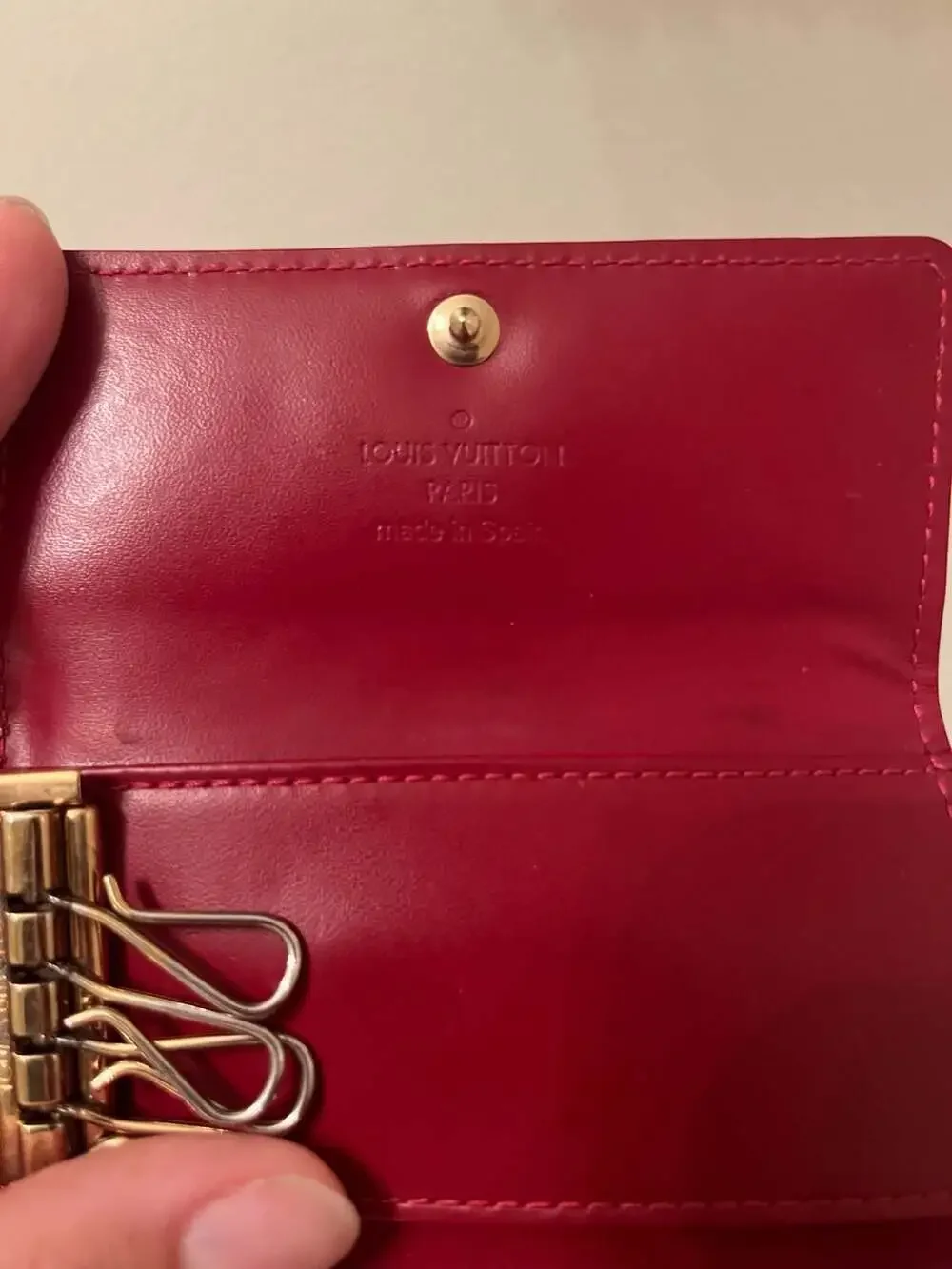 Louis Vuitton Monogram Vernis Multicles 4 Key Holder in Pomme D'Amour Red